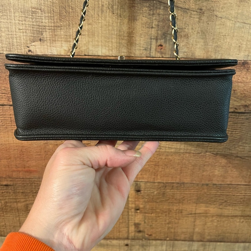 🔥 SOLD🔥Black and Gold quilted shoulder bag - Picture 4 of 10